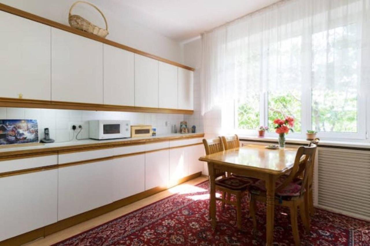Guest House On Maksimova 9 阿拉木图 外观 照片