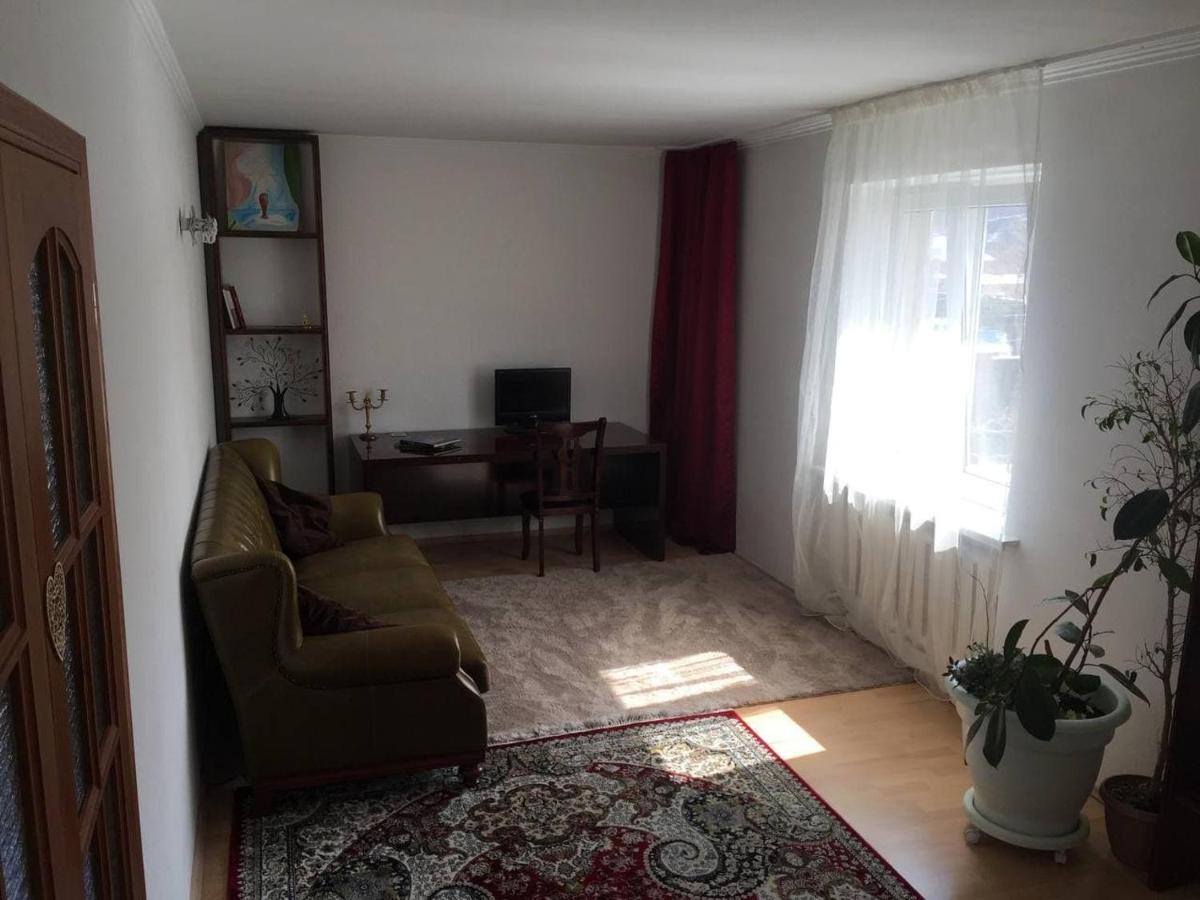 Guest House On Maksimova 9 阿拉木图 外观 照片