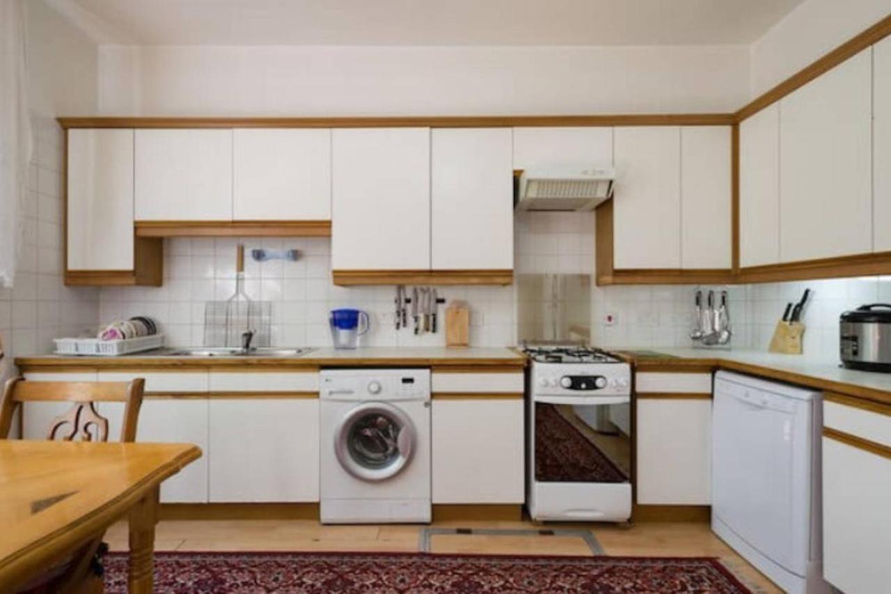 Guest House On Maksimova 9 阿拉木图 外观 照片