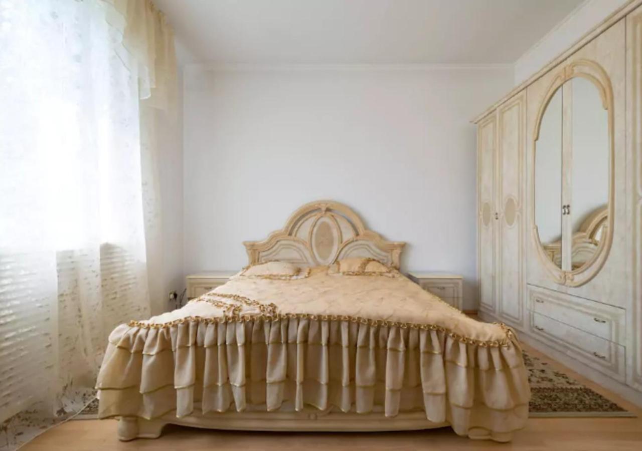 Guest House On Maksimova 9 阿拉木图 外观 照片